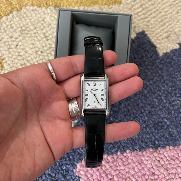 Rare Men's Rotary Cambridge Tank 28.5mm Japanese Quartz Watch - Picture 1 of 7